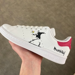 Chaussure ADIDAS Stan Smith personnalisée, Custom Banksy image 1