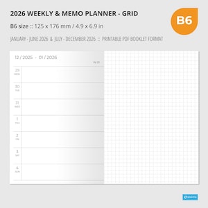 Puede incluir: Un planificador semanal y de notas 2026 blanco con diseño de cuadrícula. El planificador es de tamaño B6, mide 125 x 176 mm. Cubre enero-junio y julio-diciembre de 2026. Incluye un calendario para la semana del 29 de diciembre de 2025 al 4 de enero de 2026.