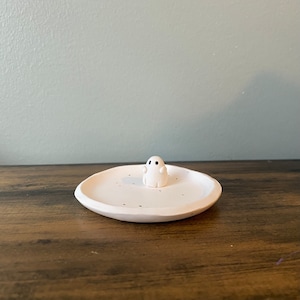 Ghost Ring Dish. Ghost Trinket Dish. Catch all.