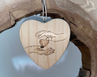 Pendant HANDS & HEART for the wedding | Personalized pyrography on wood