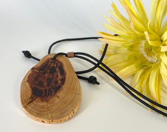 Necklace JUNIPER EYE Pyrography on wood