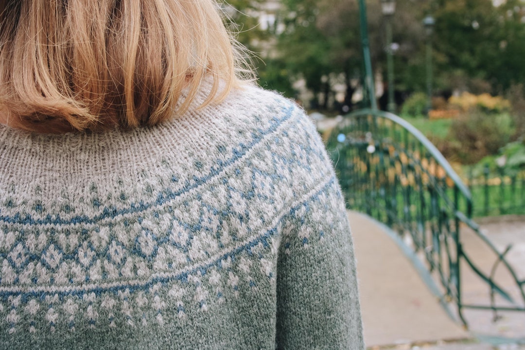 KNITTING PATTERN Colorwork Yoke Sweater, Pullover Pattern, Easy Knit Pattern, Top Down Seamless