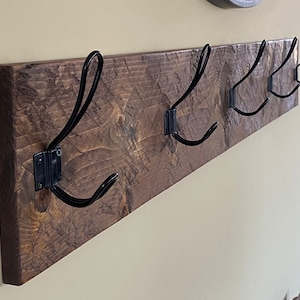 Wandgarderobe aus Altholz, rustikale Handtuchablage, rustikales Holz, Landhausdekor, Hutablage, Barnwood Wandgarderobe, Landhaus