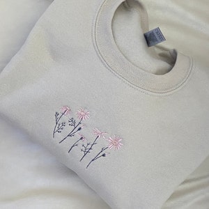 floral embroidered crewneck, embroidered crewneck, floral embroidered sweater, Flower sweater, custom crewneck