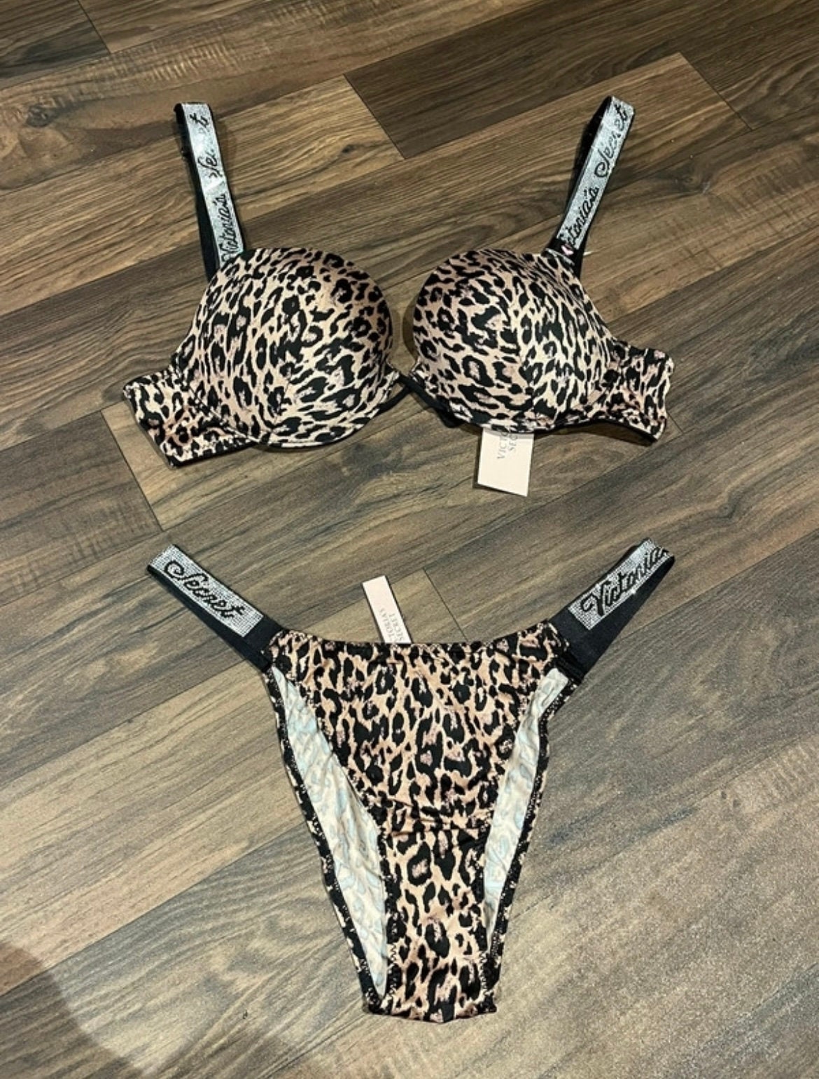 Victoria Secret Lingerie Set -  UK