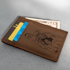 Cartera delgada de cuero con foto grabada personalizada, regalo de aniversario para él, regalo para padrinos de boda, regalo para él, regalo para papá, cartera delgada personalizada