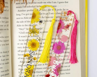 Personalized Pressed Daisy Bookmark, Custom Resin Floral Reader Gift
