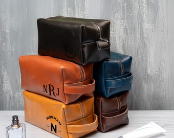Personalized Men's Toiletry Bag, Leather Accessory Dopp Kit, Groomsmen Gift, Gift for Him, Gift for Dad, Anniversary Gift, Man Gift Ideas