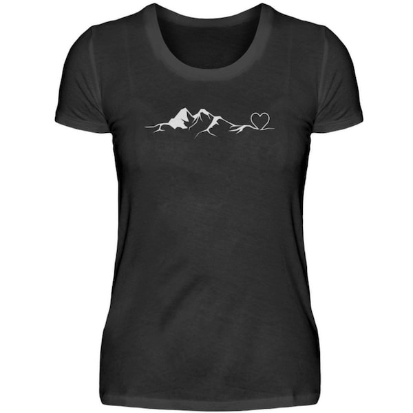 Berge und Herz - Damen T-Shirt - Motiv zeigt Herz und Gebirge, die an die Alpen erinnern. Shirt hat Frauen Schnitt. Perfekt zum Wandern