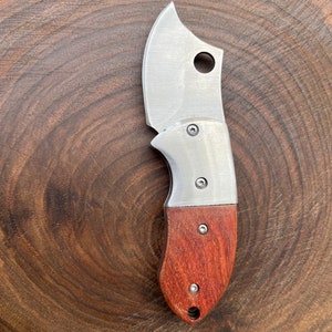 Folding Pocket Knife,Camping Hiking Knives, Mini Hunting knife, Portable Mini Folding Knife, Keychain Knife