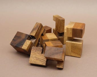 PIECES IN A CUBE schönes Geduldsspiel