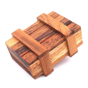 Geschenkbox, Magic Box, Schatzkiste, Geschenkverpackung, klein, Denk- und Knobelspiel, Holz
