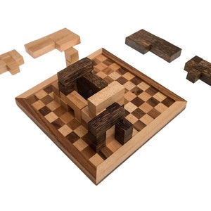 Druid (Cameron Browne, Australia, 2004), family game, board game, wooden parlor game
