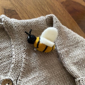 Felt pin bee, brooch bumblebee, insect, honeybee
