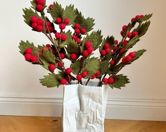 Christmas branch | Decorative branch for Christmas | Red berry branch | Hand-felted branch | Decoration | Bouquet of flowers |