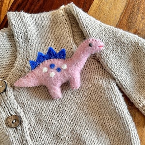 Felt pin dinosaur brachiosaurus I felt brooch I children’s birthday gift