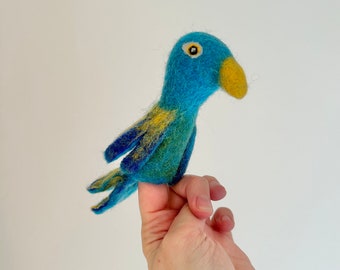 Niedliche Fingerpuppe Papagei aus Filz I Fingerspiel I bunter Vogel I Paradiesvogel I Spielzeug Montessori I Geschichten erzählen