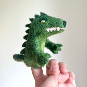 Cute finger puppet crocodile made of felt I finger game I dragon I cute monster I toy Montessori I storytelling