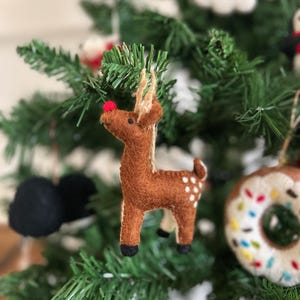 Adorno navideño Reno Rodolfo I Adorno navideño de fieltro I Adorno navideño I Nariz roja I Adorno de reno