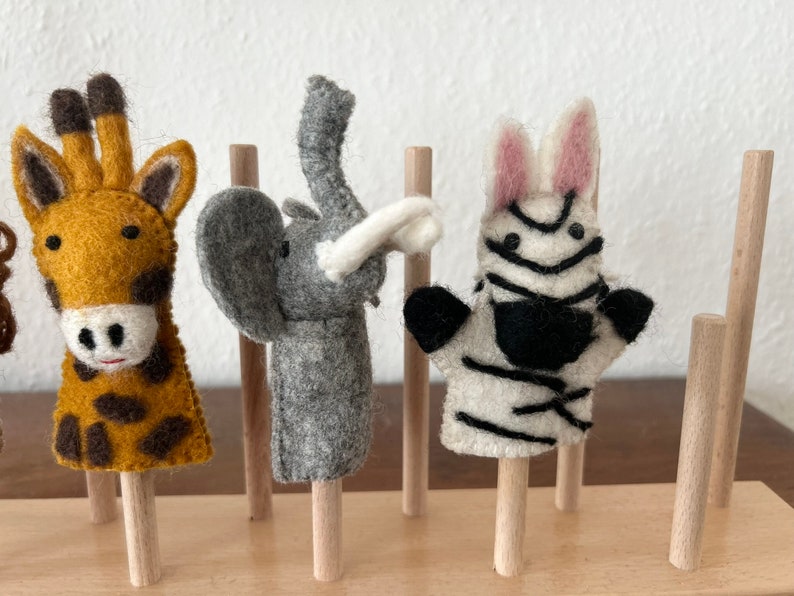 Finger puppets wild animals, Africa, safari, felt finger game, educational game, lion, elephant, zebra, giraffe, finger game image 4