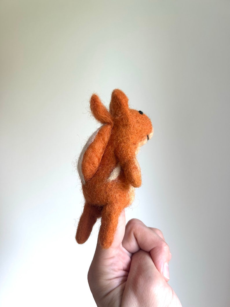 Niedliche Fingerpuppe Eichhörnchen aus Filz I Fingerspiel I Waldtiere I Eichhörnchen I Spielzeug Montessori I Geschichten erzählen Bild 3