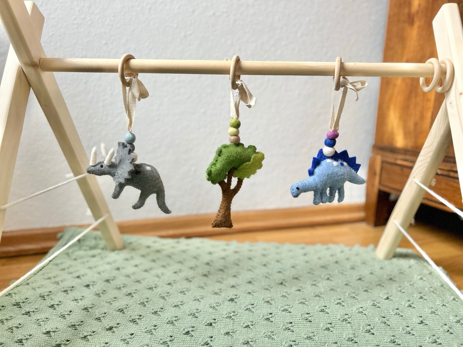 Dino Anhänger Spielbogen "Etsy"