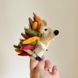 Cute felt hedgehog finger puppet | Finger play | Woodland animals | Native animals | Montessori toy | Storytelling