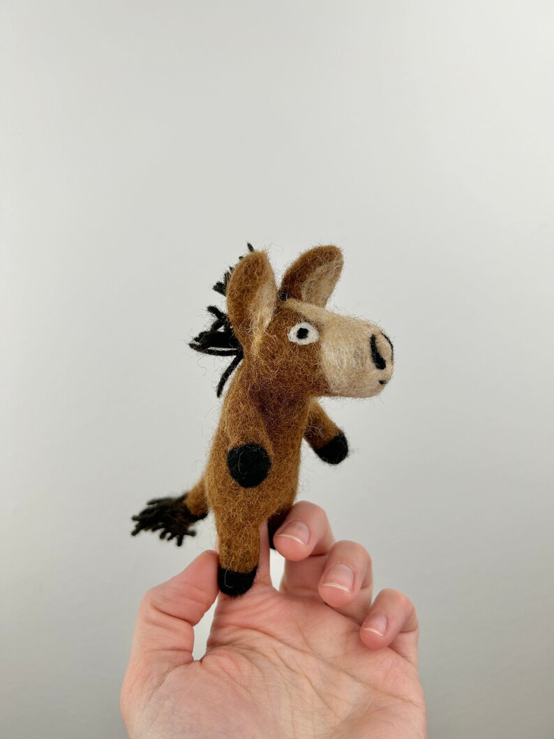 Niedliche Fingerpuppe Pferd aus Filz I Fingerspiel I Bauernhoftier I Pferd I Spielzeug Montessori I Geschichten erzählen Bild 1