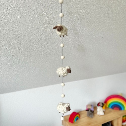 Sheep garland children's room I sheep decoration I children's room decoration I house decoration felt I felt sheep