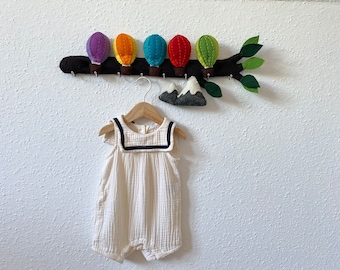 Kindergarderobe Heißluftballon aus Filz I handgemacht I Kinderzimmer I Babyzimmer I Garderobe I Kleiderleiste I Kleiderstange Regenbogen