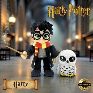 May include: A 3D-printed Harry Potter figurine with a wand, glasses, and a Gryffindor scarf, next to a white owl. The image includes the text "Harry Potter" and "Harry". The owl has yellow feet and large black eyes.