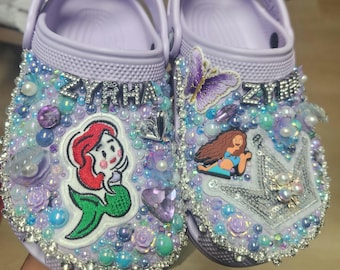 Zapatos Crocs personalizados con personajes brillantes para niños. Regalos personalizados para niños.
