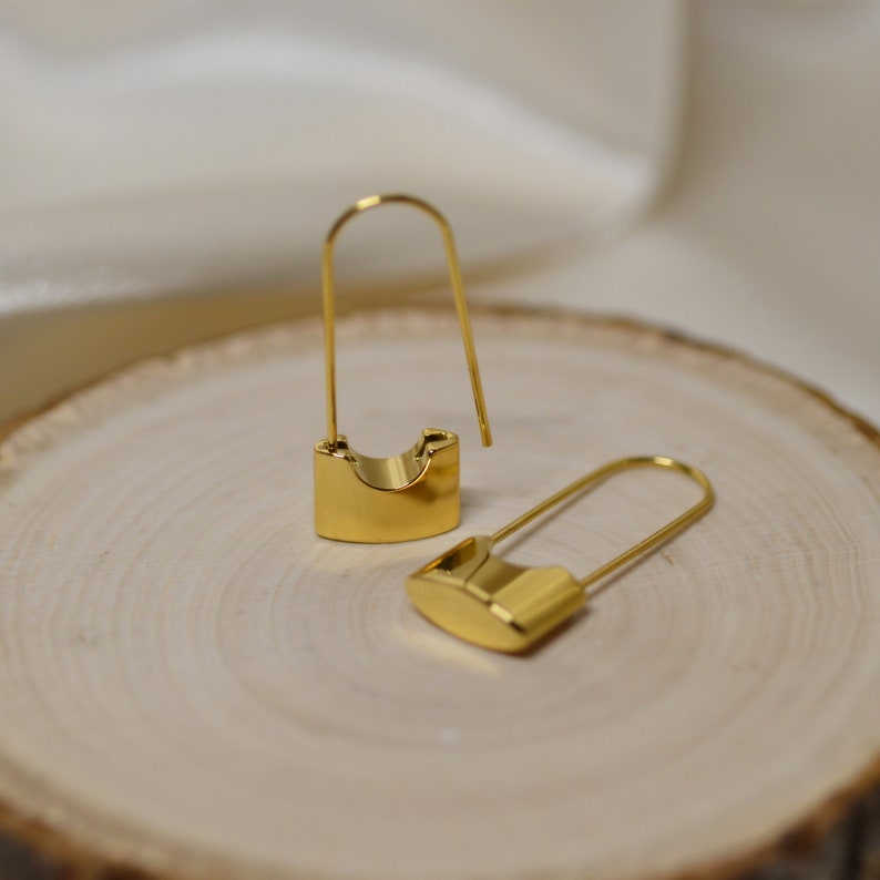 Safety Pin Gold Earrings / Elegant / Dainty Minimalist Jewelry Etsy