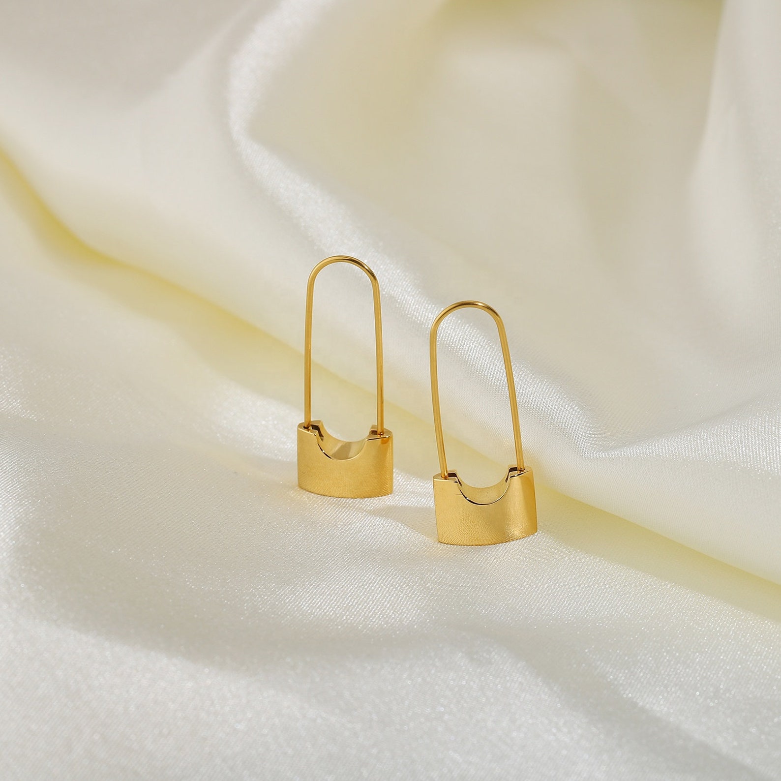 Safety Pin Gold Earrings / Elegant / Dainty Minimalist Jewelry Etsy
