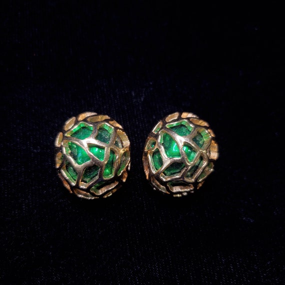Rare Vintage Green Trifari Clip Earrings Gold Tone - Gem