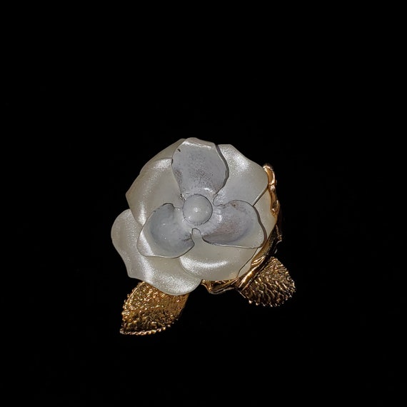 Vintage Giovanni Rose Flower Brooch Pin Gold Tone - image 1