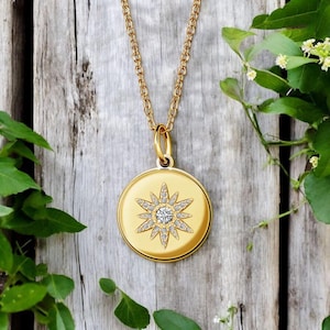 Mother of Pearl Northern Star locket • Wedding Gift • Photo Locket • Engraved Locket • Customized Locket • Gold Locket • Personalised locket