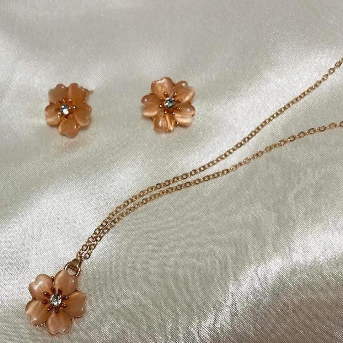 Flower Earrings and Necklace Set | Dainty Floral Jewellery Set | Flower design jewellery set | Flower Pendant | Women's Elegant Jewellery