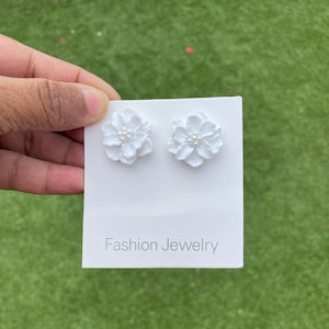 White flower stud earrings | Flower stud earrings | White floral earrings | Floral stud earrings | White Flower Stud Earrings |Wedding Gift