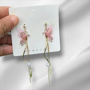 Fairy wing earrings |Fairy wing dangle earrings |Fantasy wing earrings |Dangle fairy earrings |Fairy-inspired earrings |Fairy charm earrings