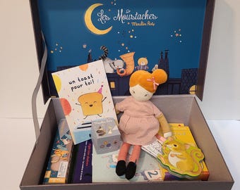 Colis cadeau Moulin Roty, jouets français, kit poupée et lampe de poche