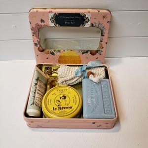 Coffret French Beauty : lotion, savon et porte-clés Tour Eiffel