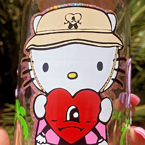 Hello Kitty Valentines Heart Frosted 16 Oz Glass Cup Glass Straw And Bamboo  Lid