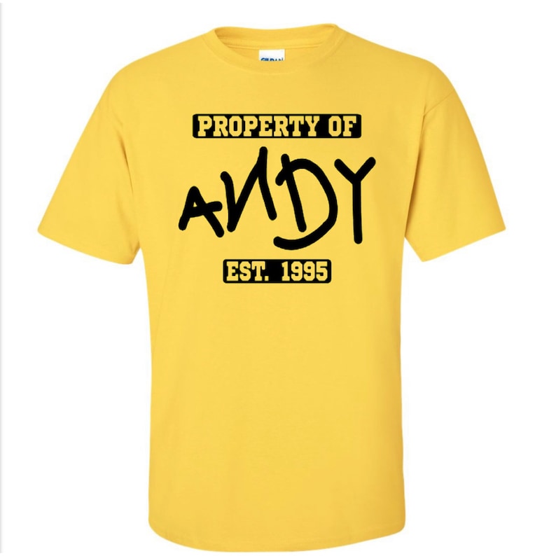 Propriété d'Andy Toy Story T-shirt sweat à capuche, équipement de parc à thème, chemise de vacances Disney, Disneyland, chemise pour enfants Disney, tampon de pied jouet image 4