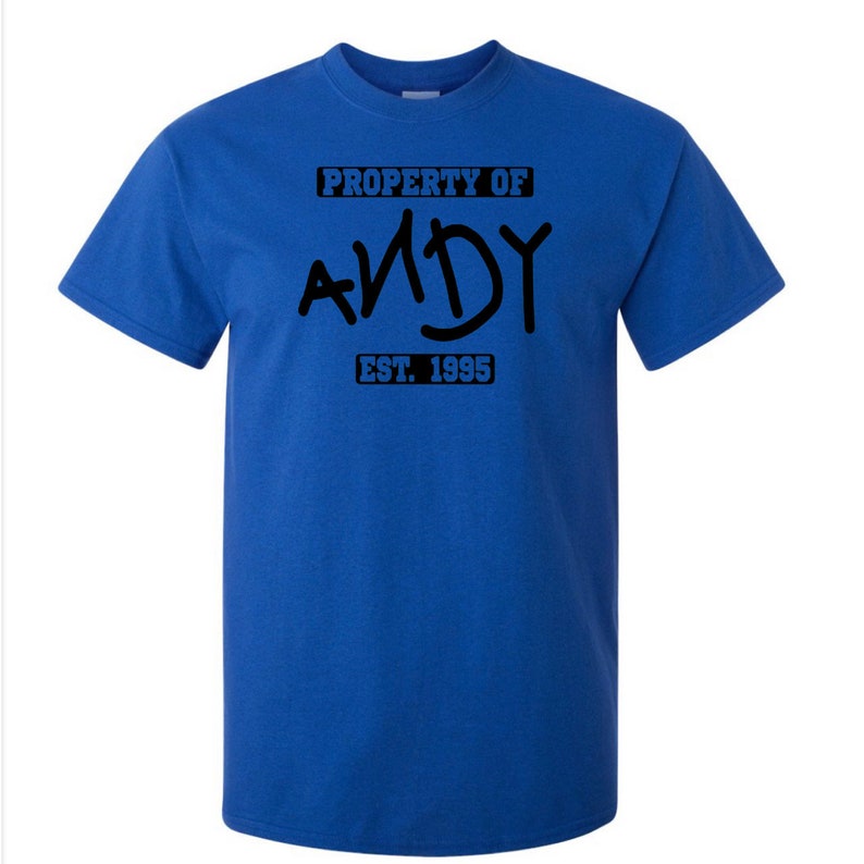Propriété d'Andy Toy Story T-shirt sweat à capuche, équipement de parc à thème, chemise de vacances Disney, Disneyland, chemise pour enfants Disney, tampon de pied jouet image 2