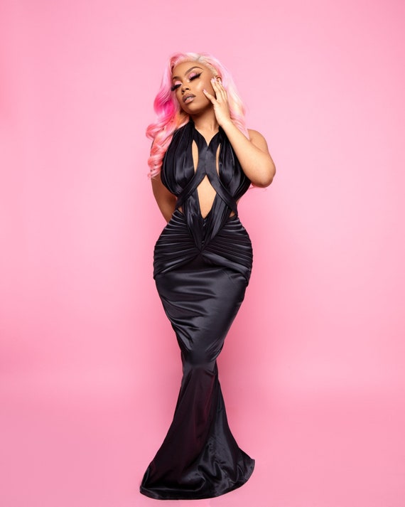Black satin mermaid dress hotsell