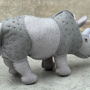 Feutre rhinocéros rhinocéros 2 patrons de couture bundle grand et petit rhinocéros PDF peluche Safari animaux jouet ornement cadeau image 8