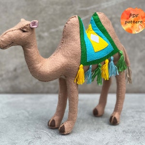 Modello di cucito in feltro per cammello battriano PDF Camelidi Animali di peluche Progetto fai da te Ornamento Natività