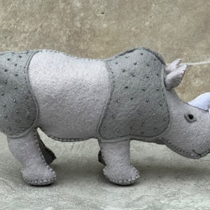 Feutre rhinocéros rhinocéros 2 patrons de couture bundle grand et petit rhinocéros PDF peluche Safari animaux jouet ornement cadeau image 7