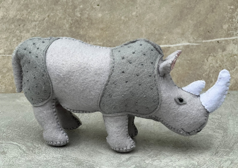 Feutre rhinocéros rhinocéros 2 patrons de couture bundle grand et petit rhinocéros PDF peluche Safari animaux jouet ornement cadeau image 6